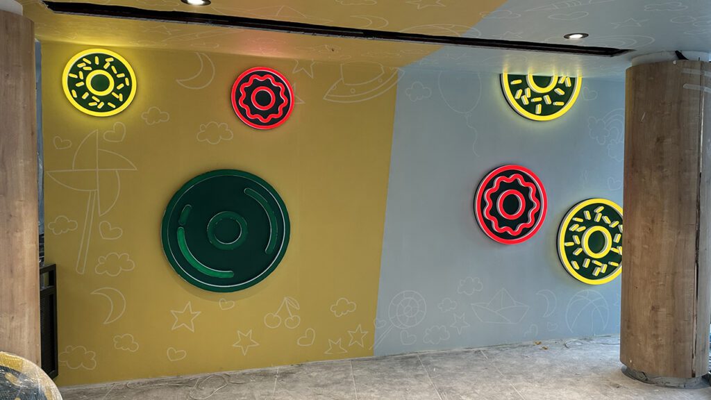 İç Mekan Işıklı Logo çalışması