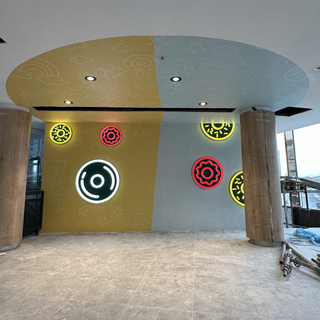 Krispy Kreme iç mekan Işıklı tabela çalışması